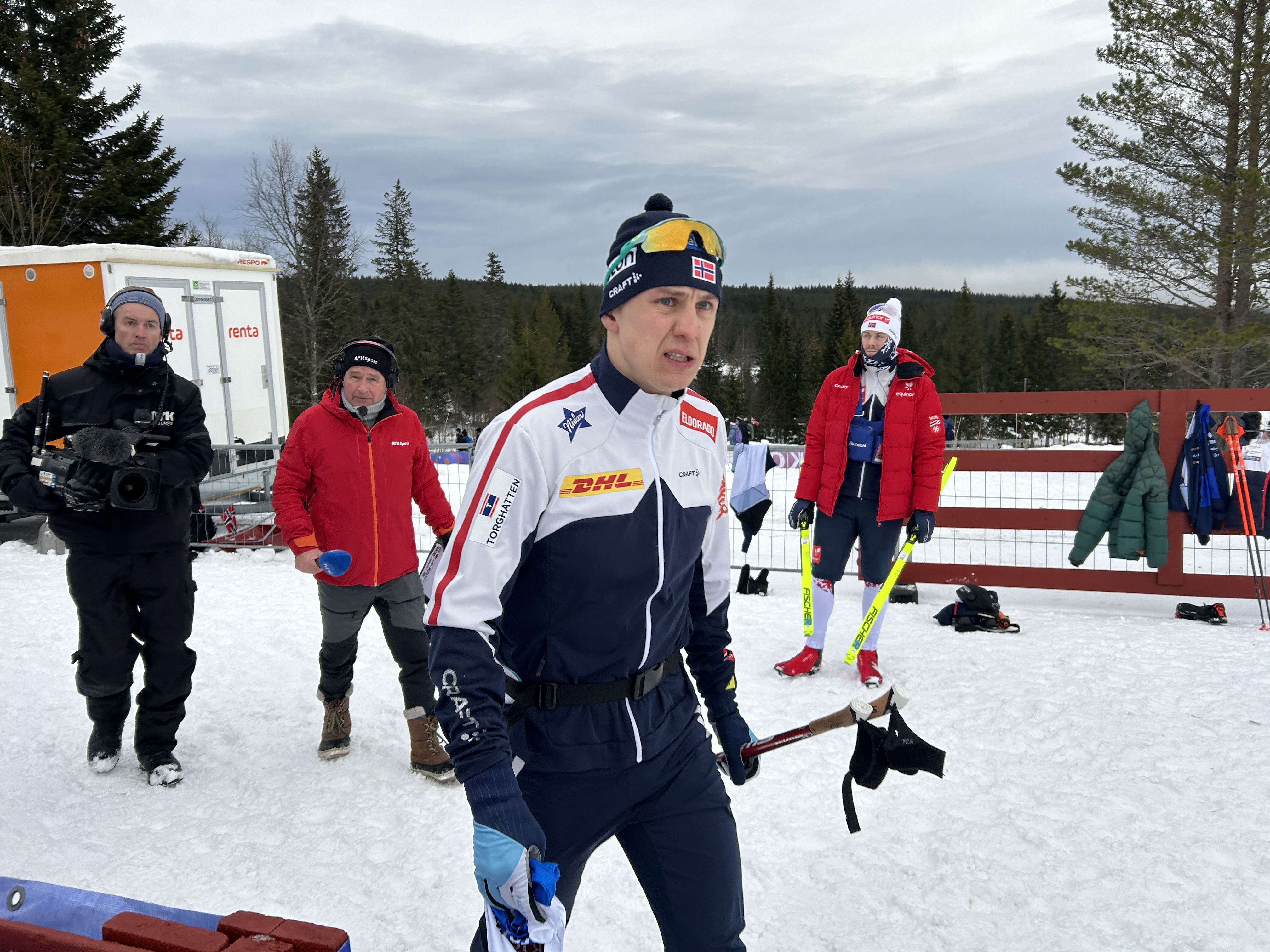 Erik Valnes i oppvarmingsområdet før rennstart.