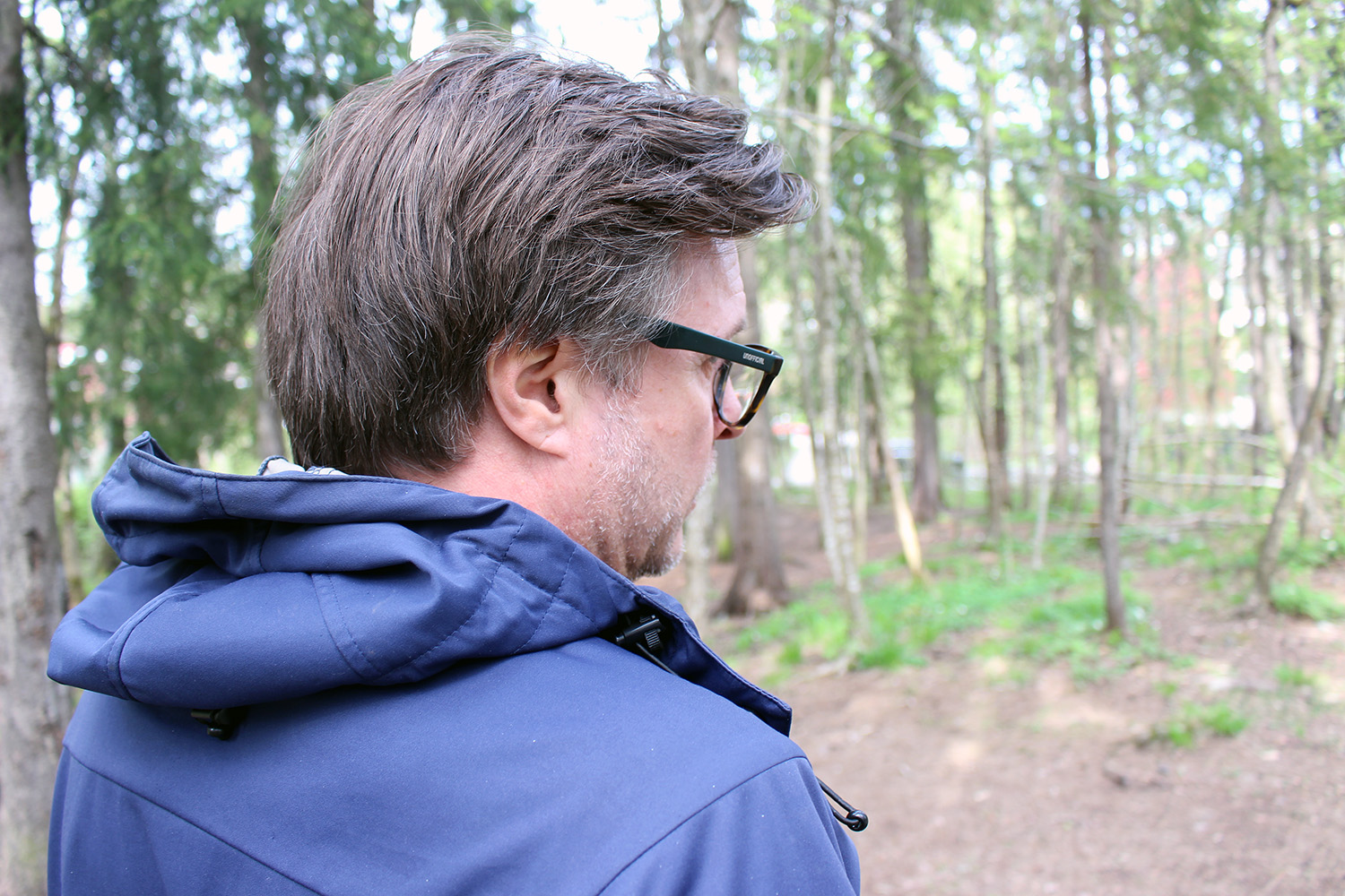 Sideprofil av Roger Karlsen.