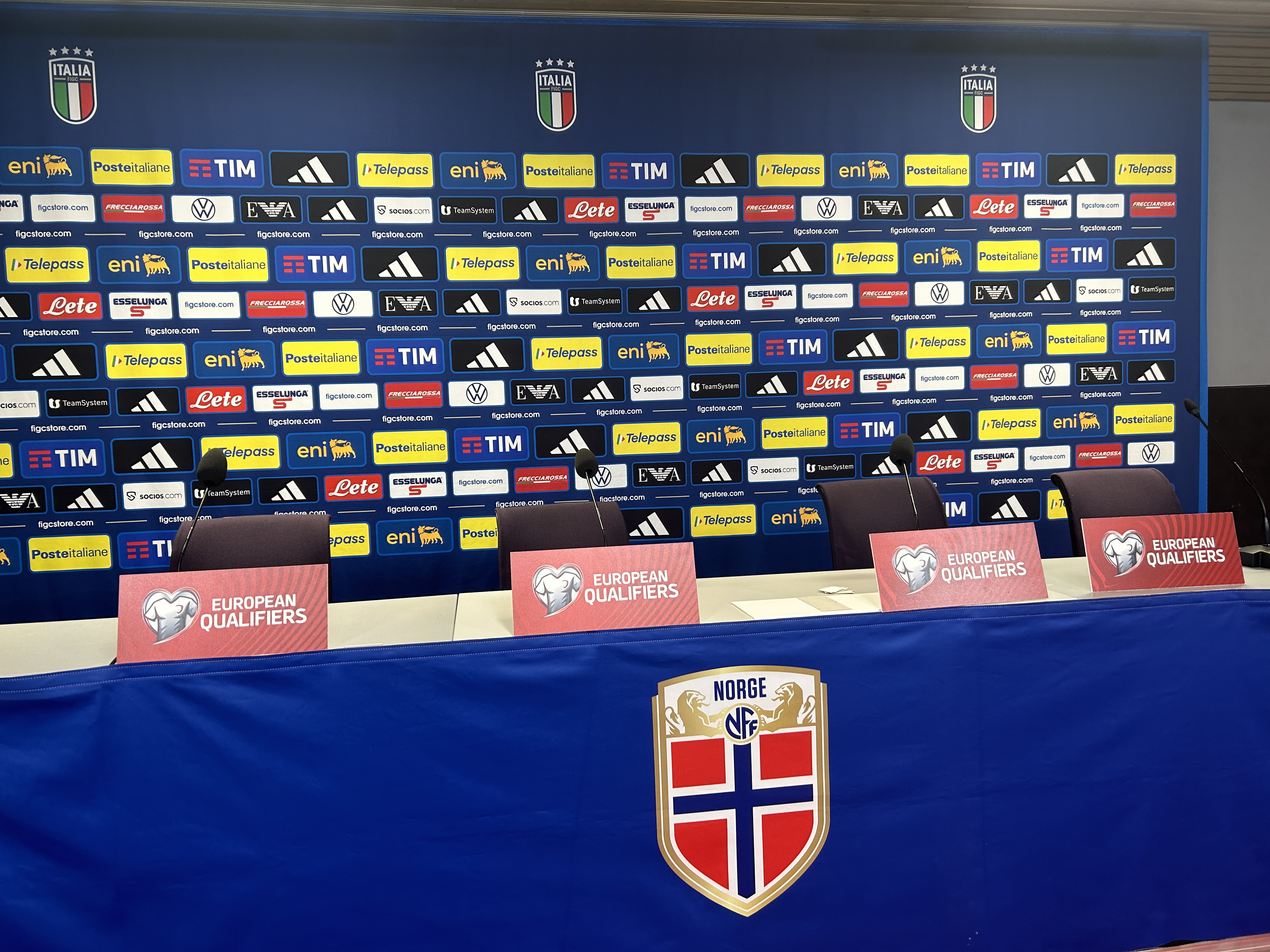 Bilde av pressekonferansen på Ullevaal.