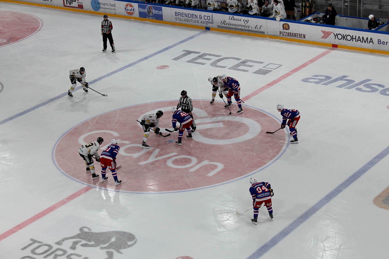Pucken skal droppes mellom Vålerenga og Stavanger Oilers.