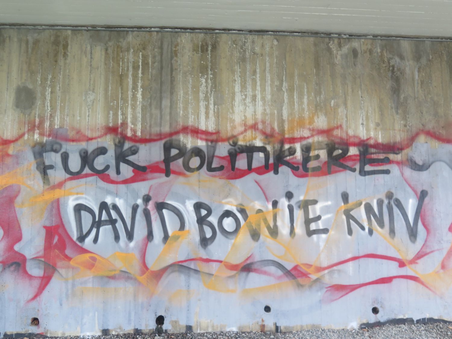 Graffiti under Bølerbroen.