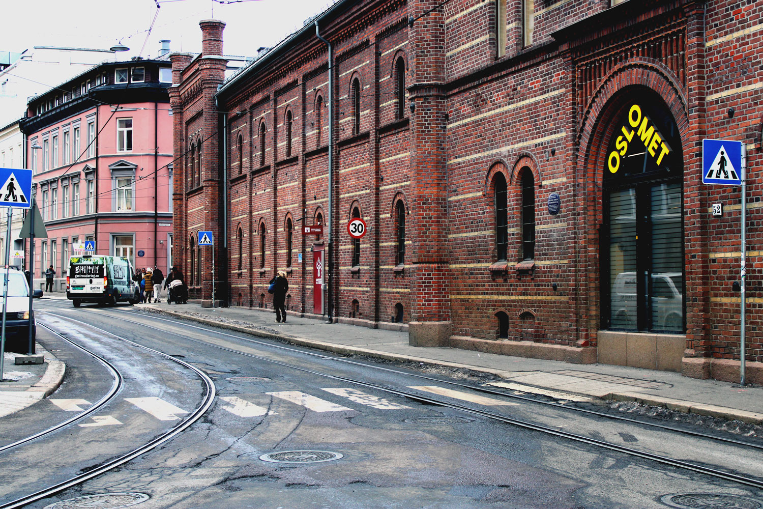 Veien utenfor pilestredet 50, OsloMet. Viser stedet der granaten traff