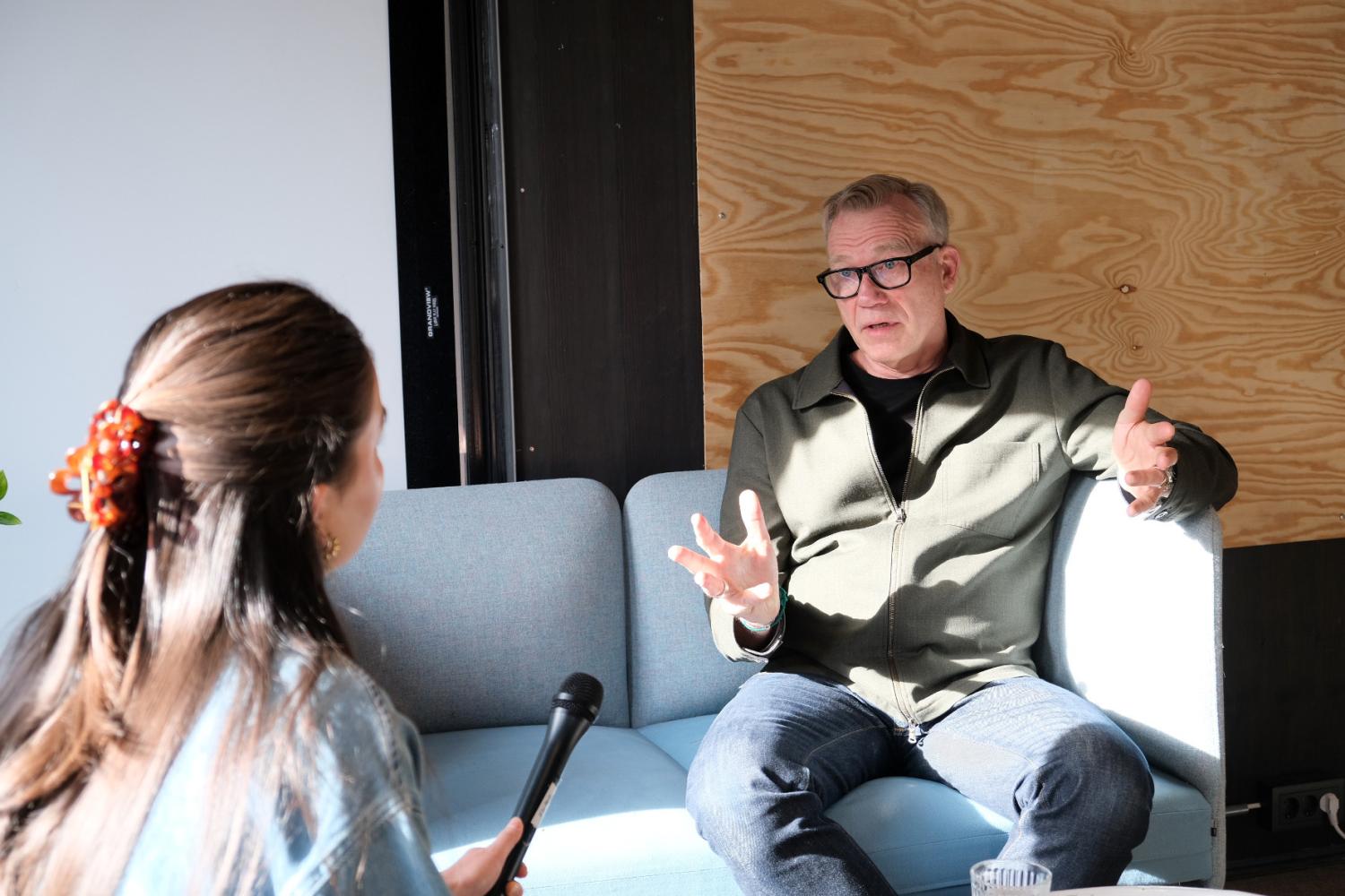 Petter Gulli intervju p&aring; kontoret 