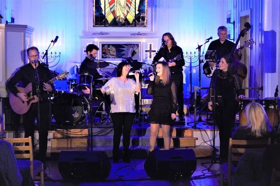 Sandra og moren Kate Gulbransen