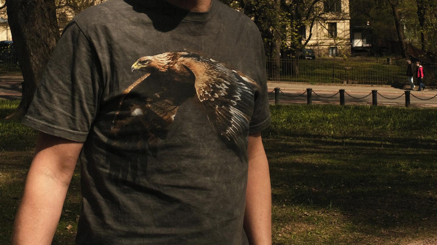 &oslash;rn p&aring; t-skjorte