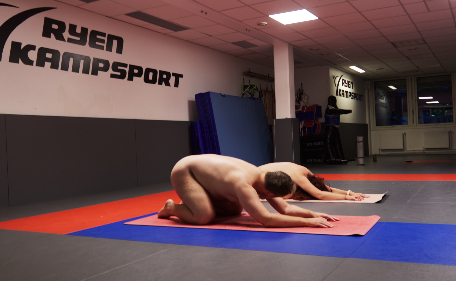 Bilete av yogaen med Oslo Naturisforeining