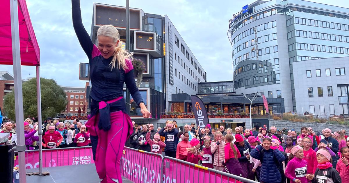 Kjente Og Ukjente Fjes Farget Byen Rosa kjente-og-ukjente-fjes-farget-byen-rosa