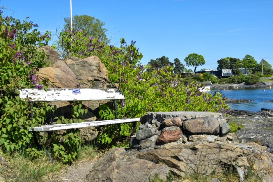 Privat benk i strandsonen