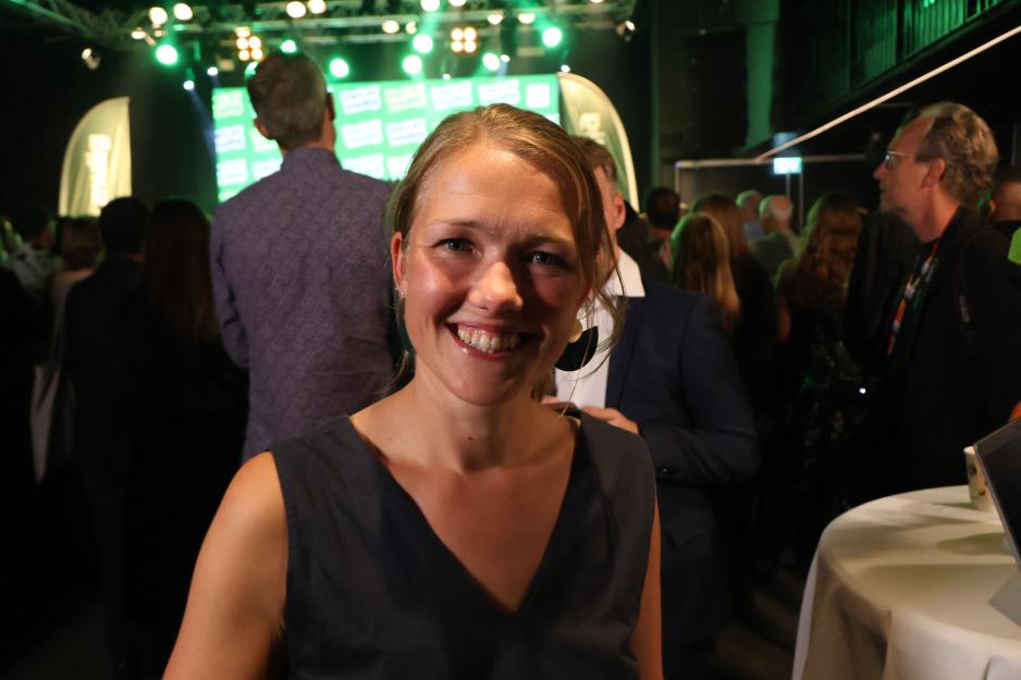 Une Bastholm på valgvaken til MDG 2025