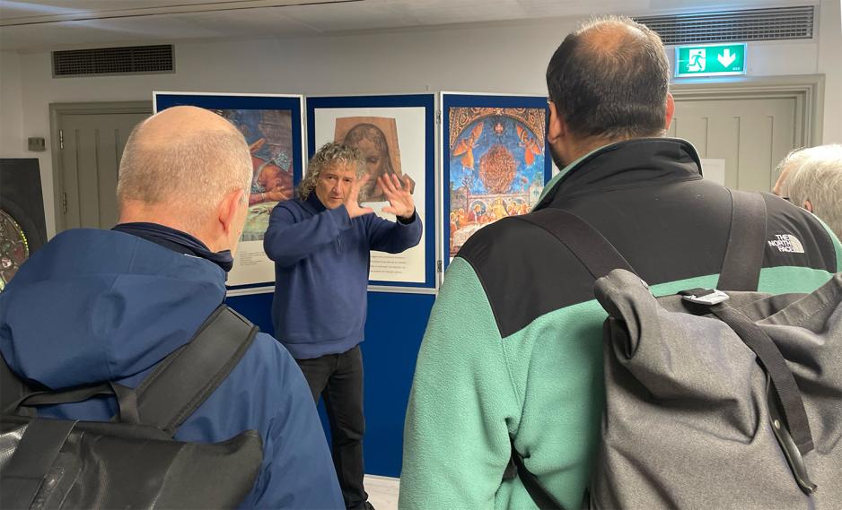 Guide Reiner Schaufler forteller om Emanuel Vigeland