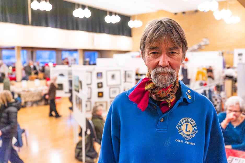 Stein-Roald Rognmo står foran julemarkedet