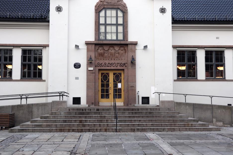 Deichman Grünerløkka fra utsiden. 