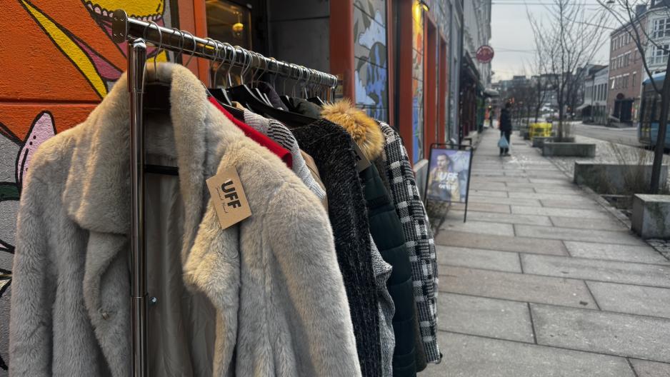 Klesstativ UFF Grünerløkka 