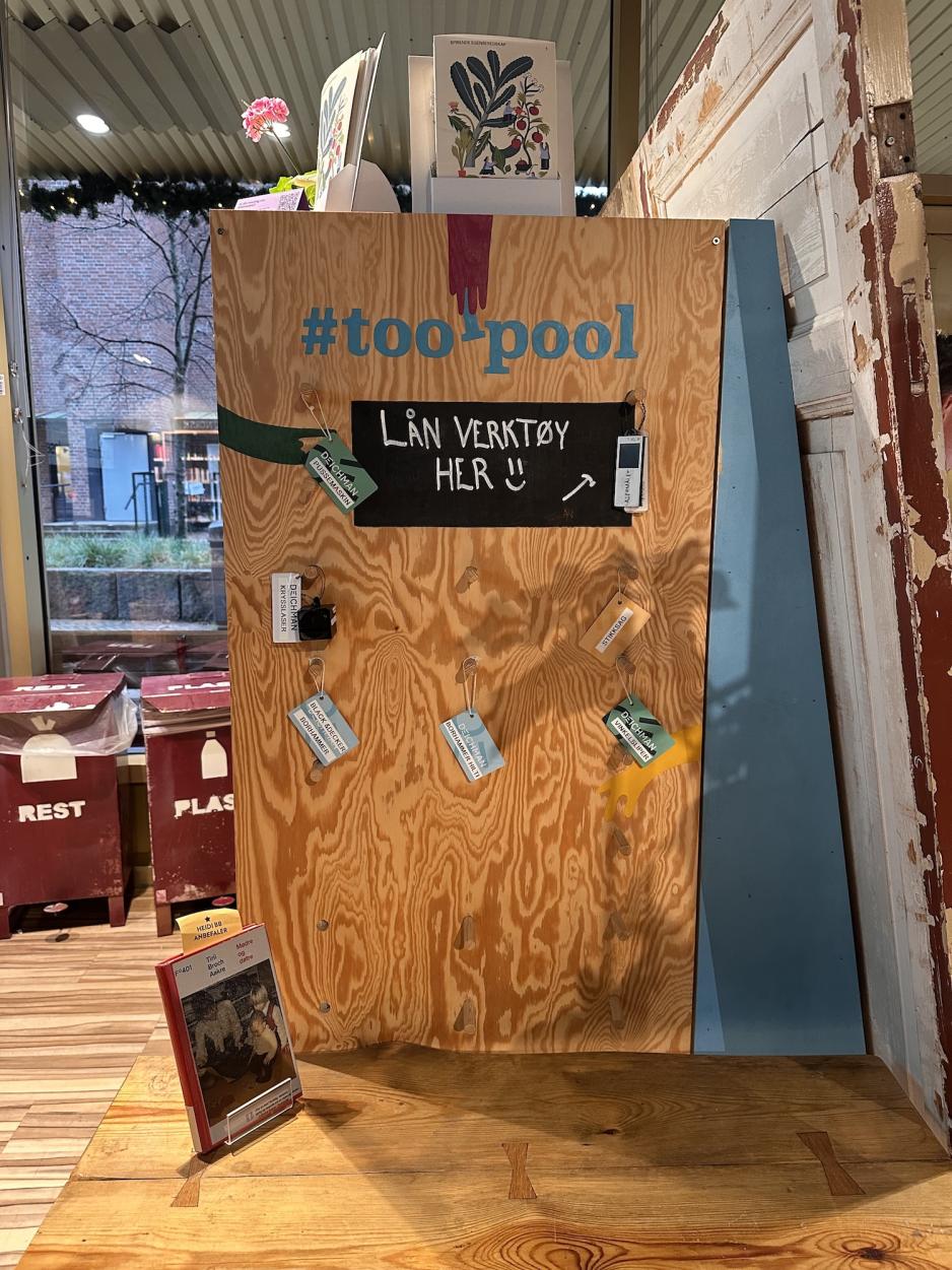 Hylle hvor du kan låne verktøy