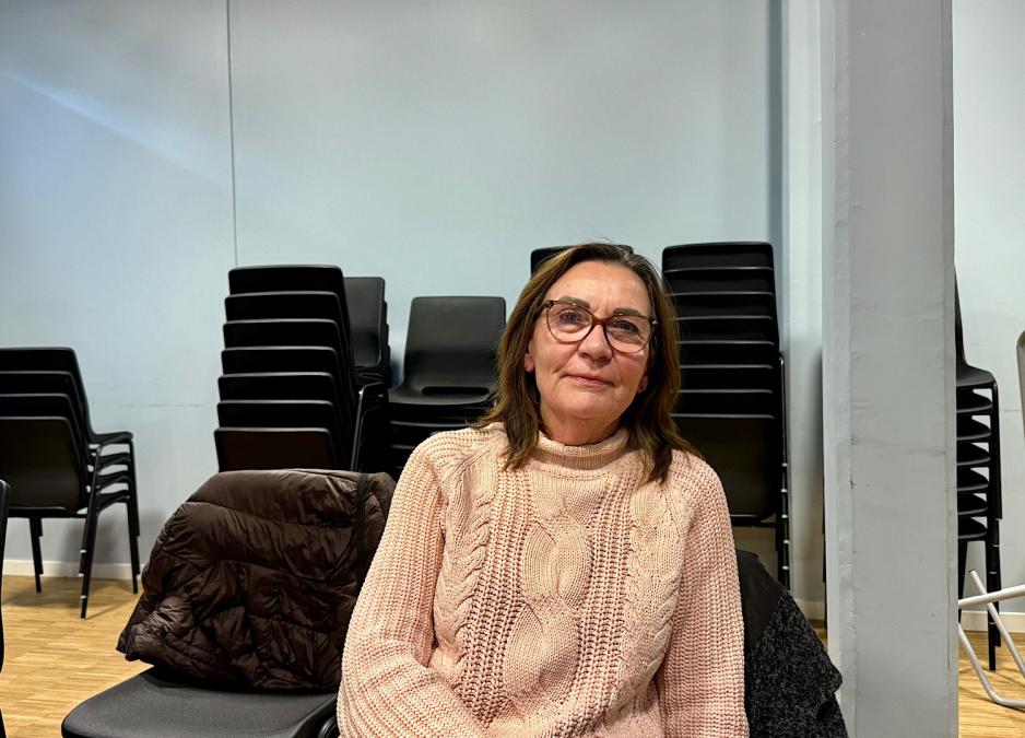 Tone Lund Johansen på dataveiledning på Deichman bibliotek på Holmlia