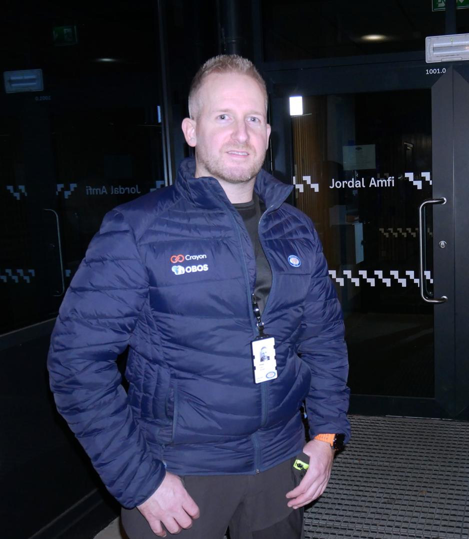 Kenneth Laine er en av mange som jobber frivillig for Vålerenga Ishockeyklubb. 