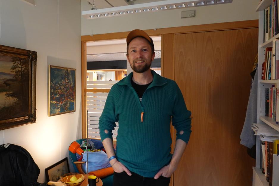 Forsker, Patrick Lie Andersen på kontoret sitt