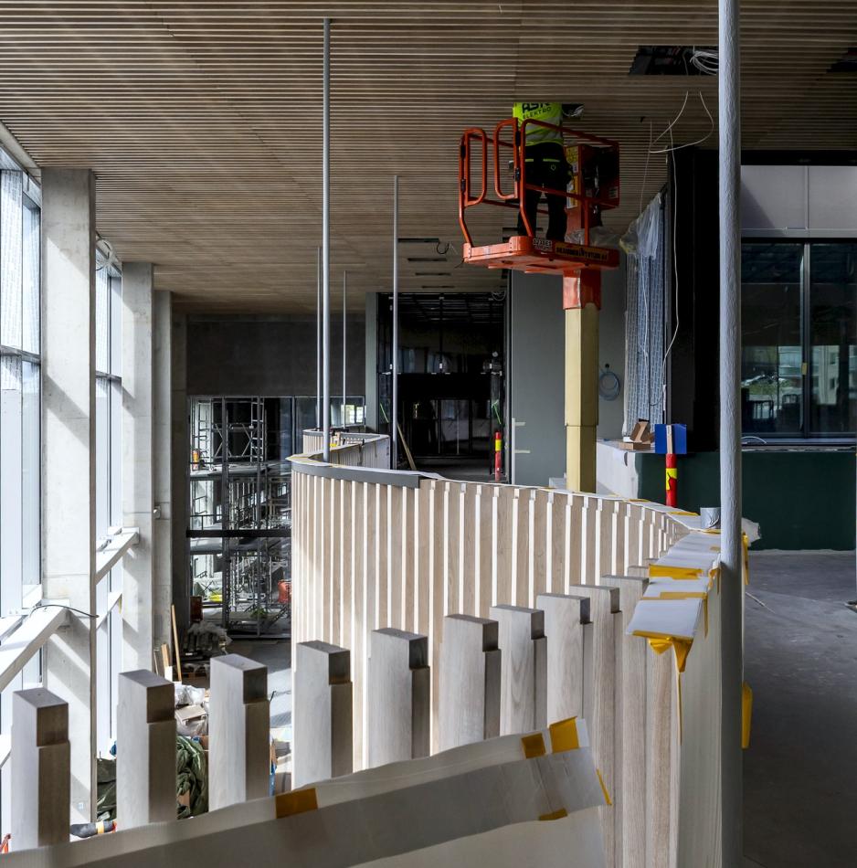 Innsiden Av Stovner Bad underveis i byggeprosessen