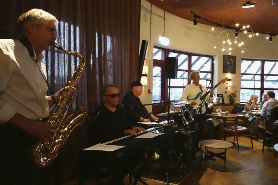 Taffelheltene opptrer på Bakkekroen 