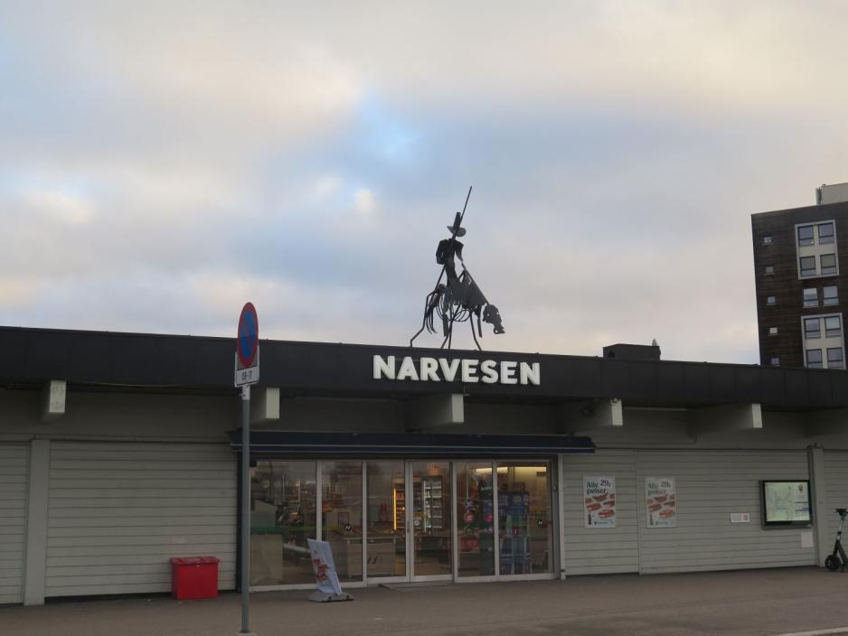Don Quijote-statue over Narvesen på Bøler.