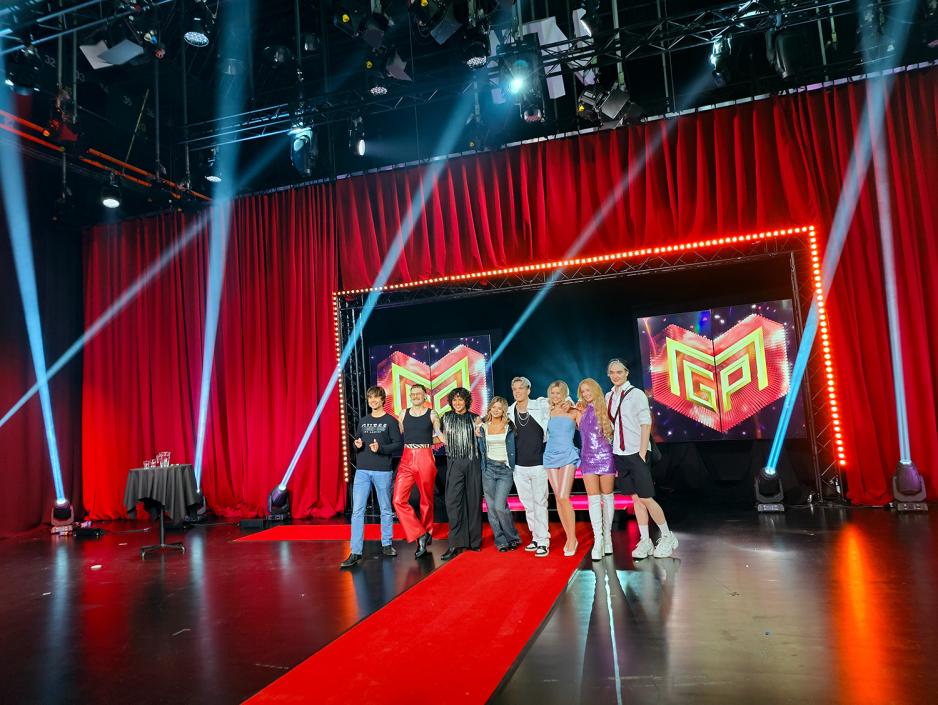 Studio. MGP. Deltakere. R&oslash;de gardiner. R&oslash;d l&oslash;per.