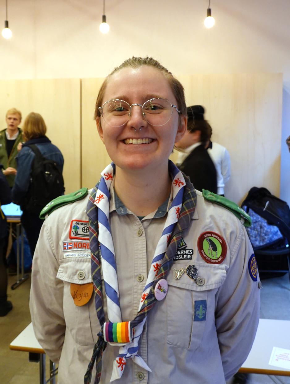 Kajsa Mathilde Bergmann i speideruniformen sin