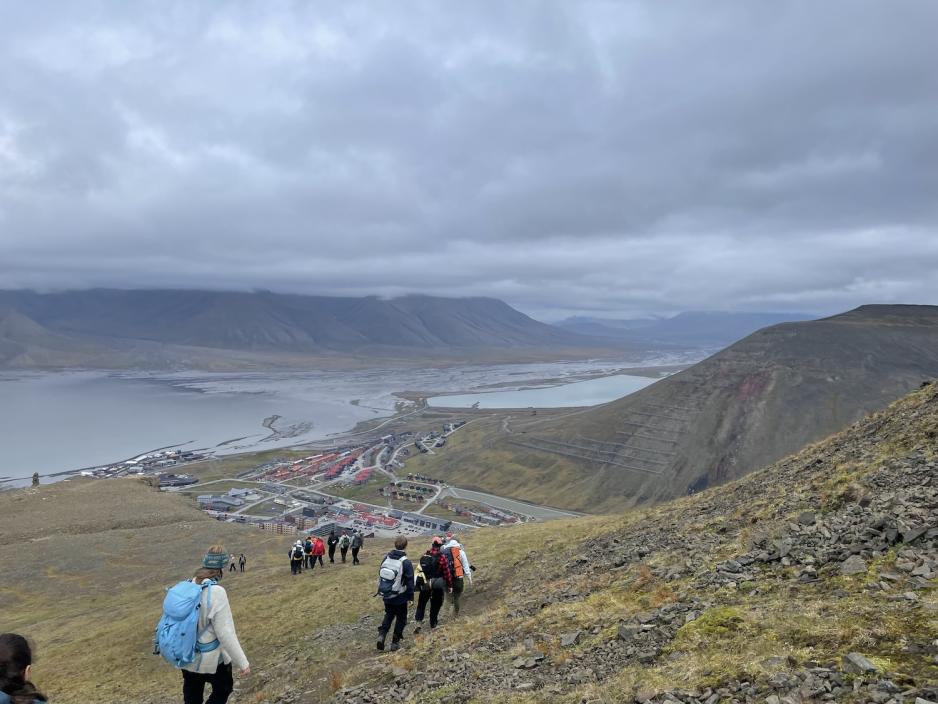 Svalbard Folkeh&oslash;gskole p&aring; tur