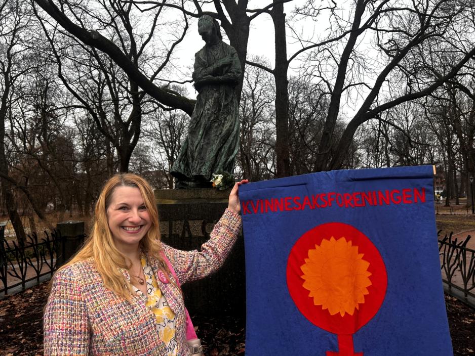 Erica Gibson ved siden av Camilla Collett