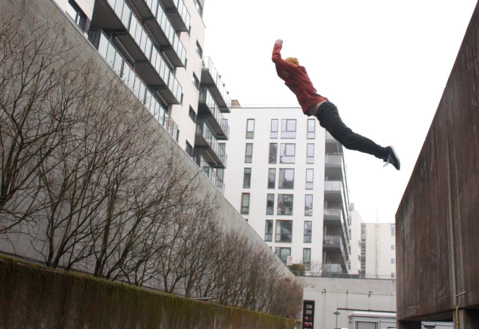 Ansel hopper over et smug p&aring; Torshov.