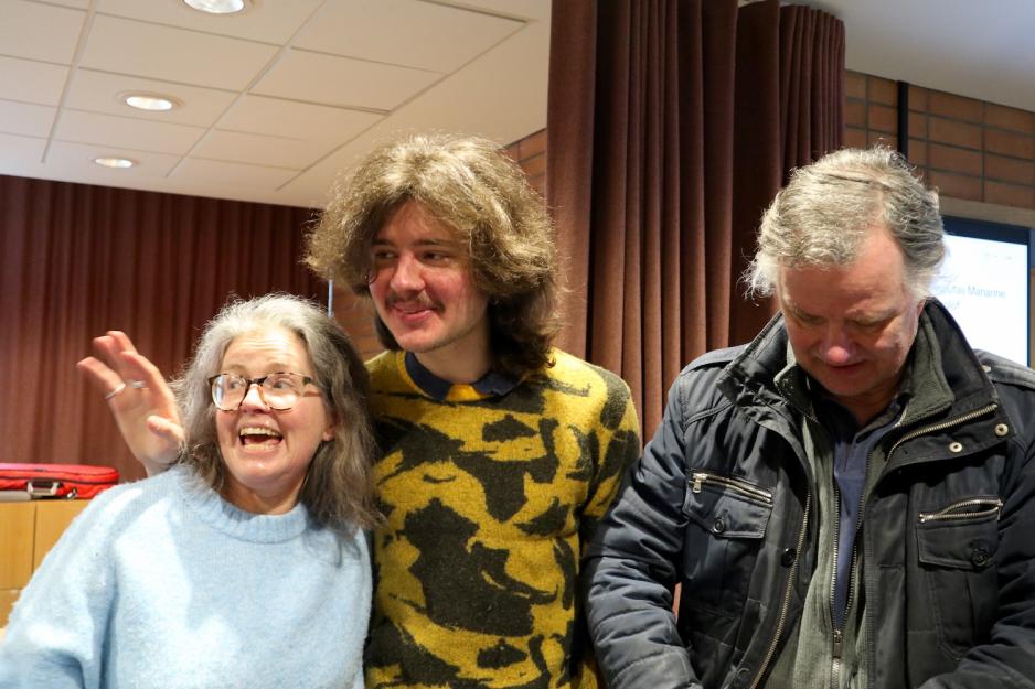 Laban og foreldre sammen p&aring; Sonisk hage