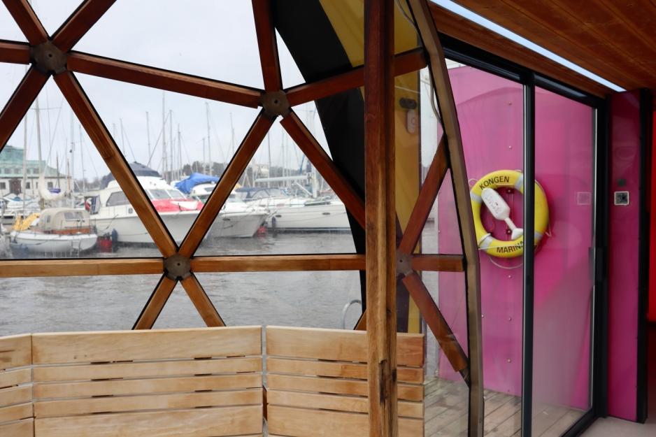 Bilde ut av vinduet i badstuen p&aring; kongen marina