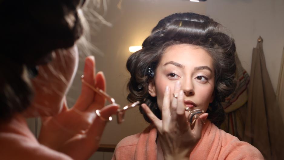 izabella l&oslash;vstad sminker seg