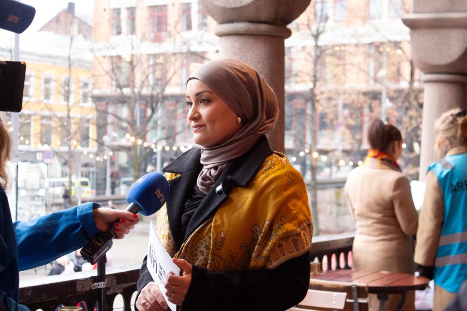 Rabia Musavi blirintervjuet av NRK