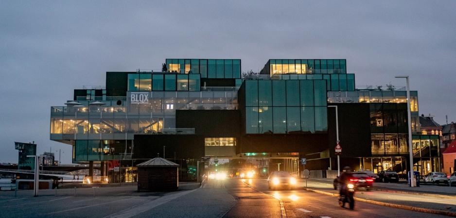 gr&aring;tt bygg i K&oslash;benhavn.