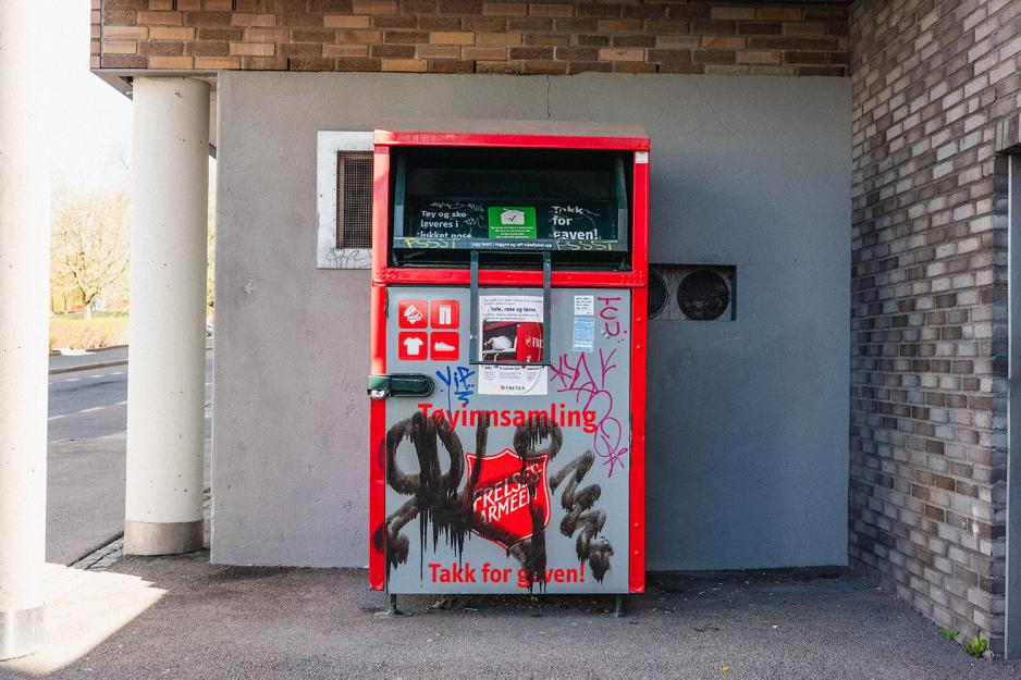 Gjenvinningsboks i Torvald Meyers gate
