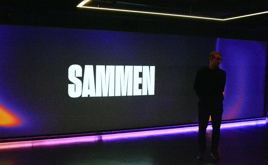 Sindre Hornnes viser fram LO-spillet