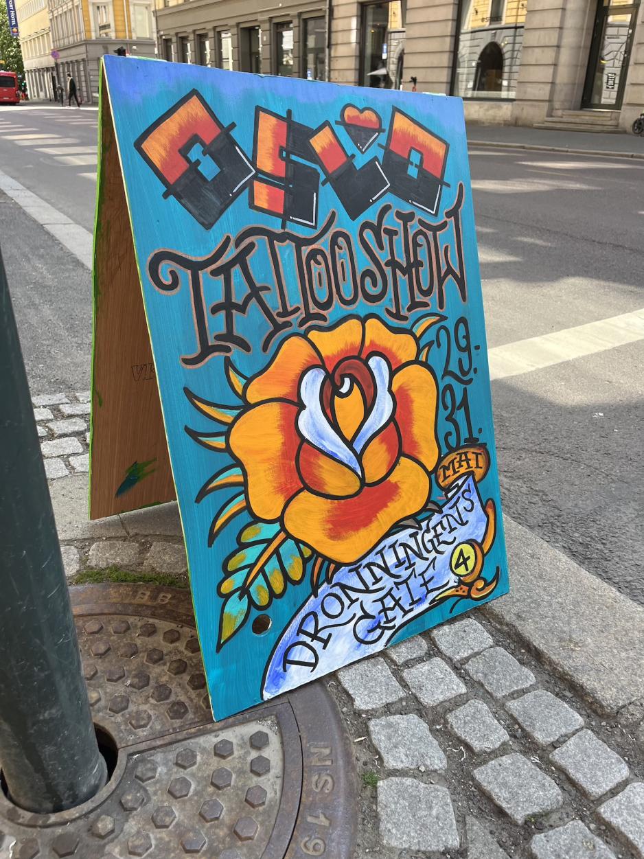 Bilde av skilt til tatoveringsshow i Oslo