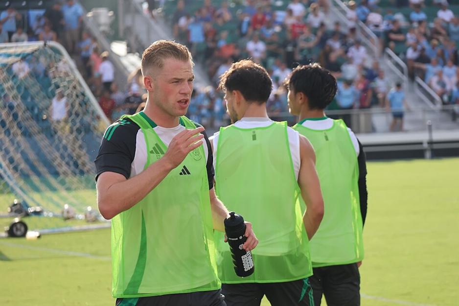 Stephen Welsh p&aring; trening 
