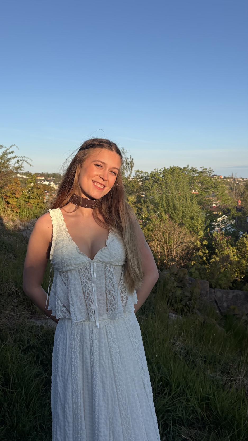 Mia, l&aelig;rerstudent som st&aring;r bak spleisen "Ja til pride i skolen"