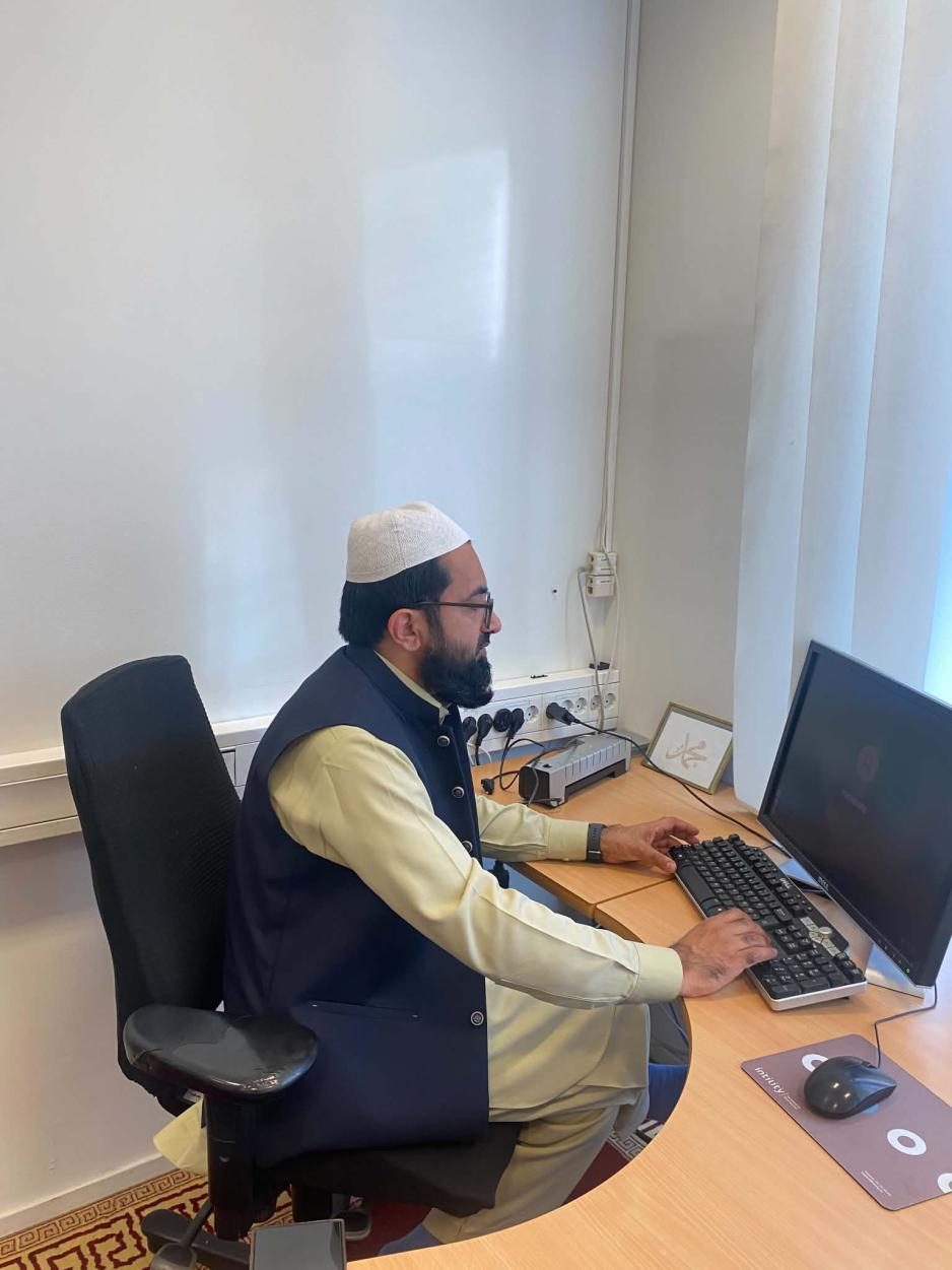 Salim Alvi 