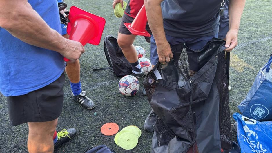 flere hjelper til med nedrigg