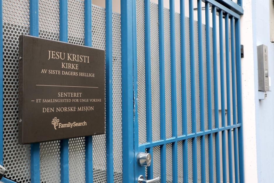 Skilt der det står Jesu Kristu kirke