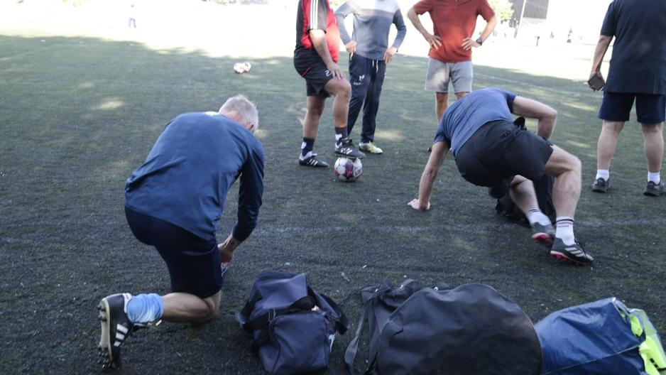 spillerne gjør seg klar til trening
