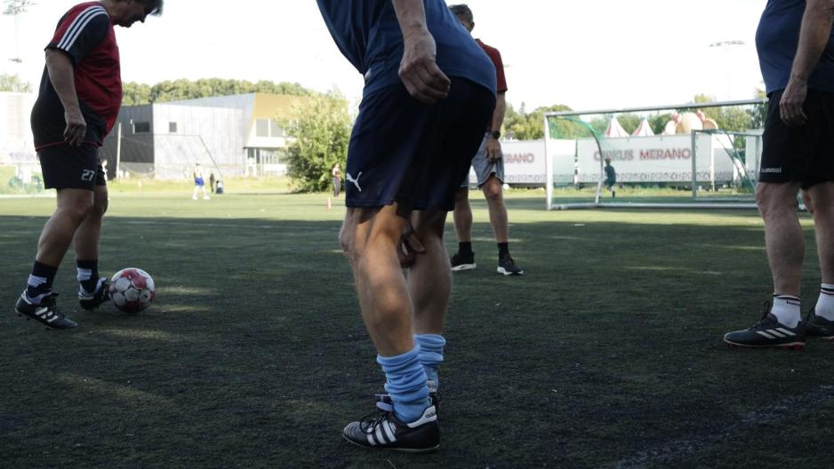 spillerne gjør seg klar før trening