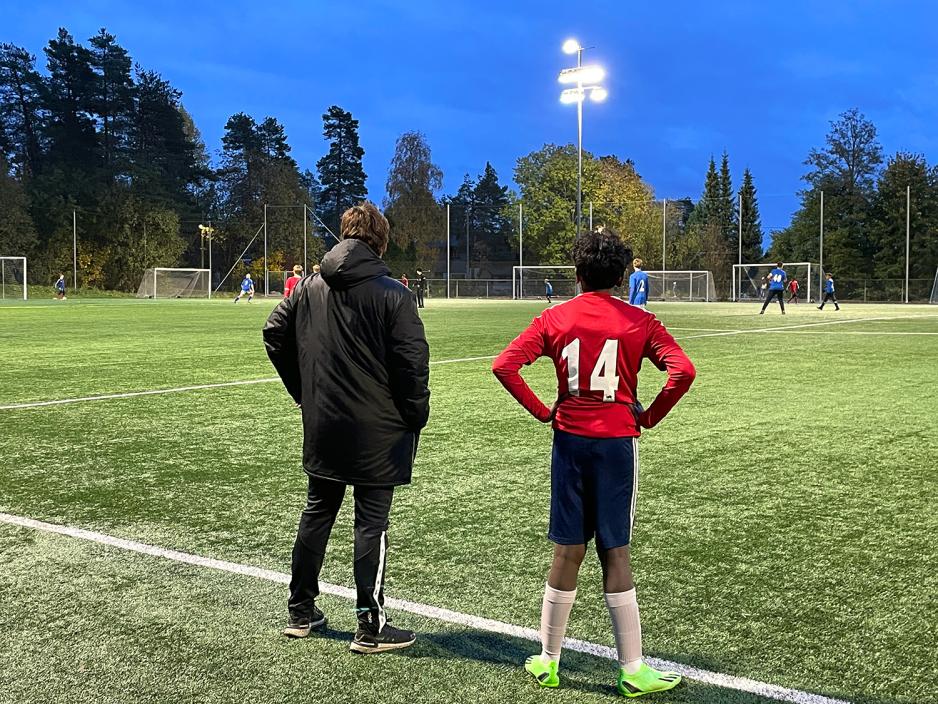 Trener Alexander Jigouline bytter inn Varunaan på banen i comebacket etter kollapsen.