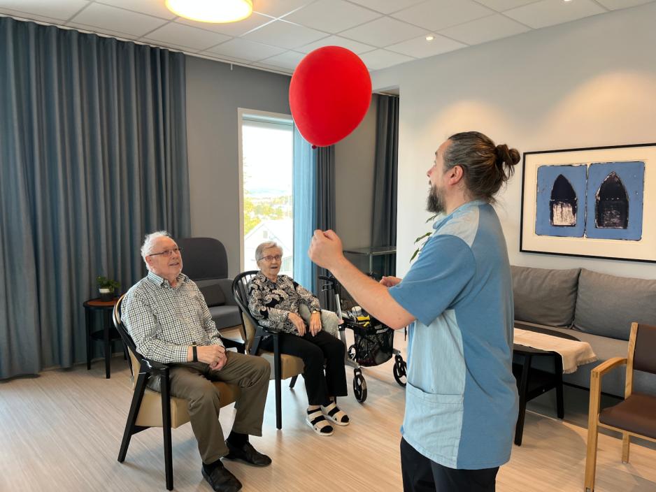 Rød ballong Lambertseterhjemmet