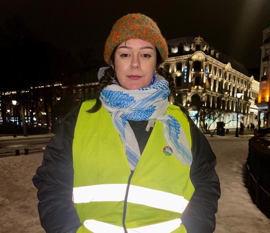 Chiara Cavallari med refleksvest ved Stortinget