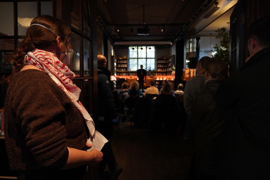 entré ved palestiske diktlesing på Grünerløkka biblioteket.