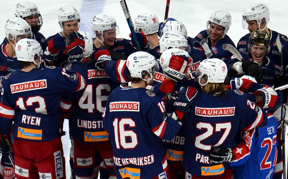 Vålerenga feirer sammen i klynge