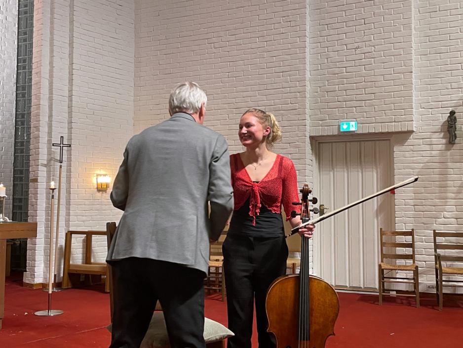 Cellist tar imot pris